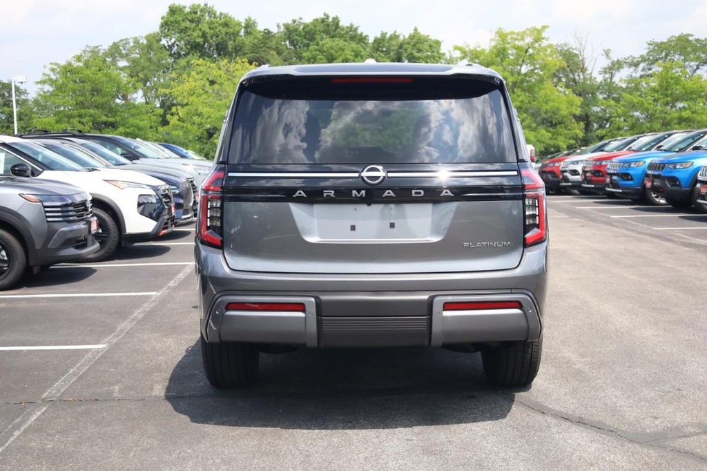 Nissan Armada Vehicle Full-screen Gallery Image 5