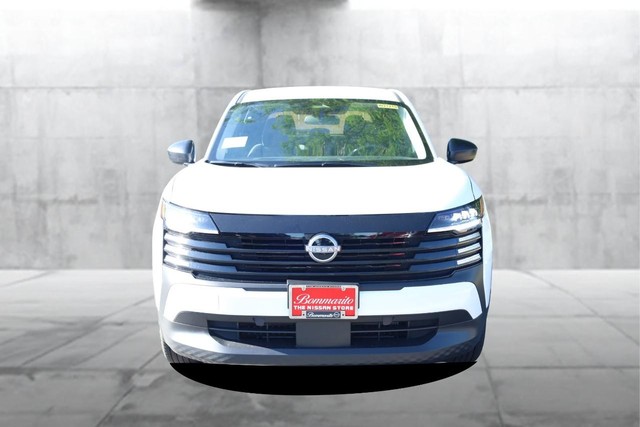 Nissan Kicks Vehicle Full-screen Gallery Image 4