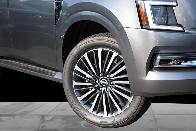 Nissan Armada Vehicle Full-screen Gallery Image 3