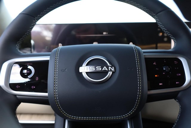Nissan Armada Vehicle Full-screen Gallery Image 13