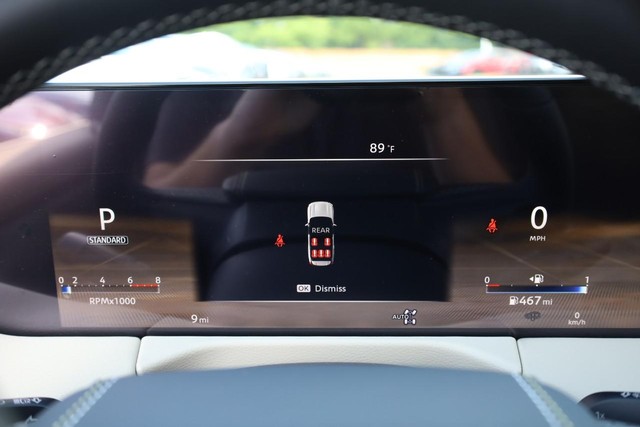 Nissan Armada Vehicle Full-screen Gallery Image 14