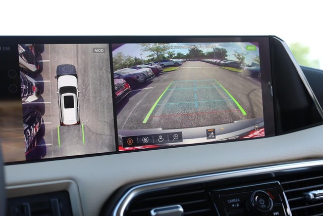 Nissan Armada Vehicle Full-screen Gallery Image 17