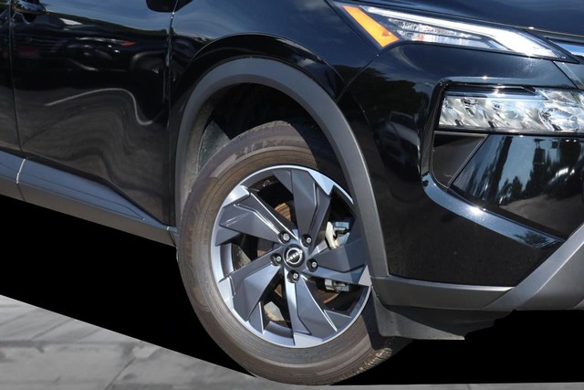 Nissan Rogue Vehicle Image 03