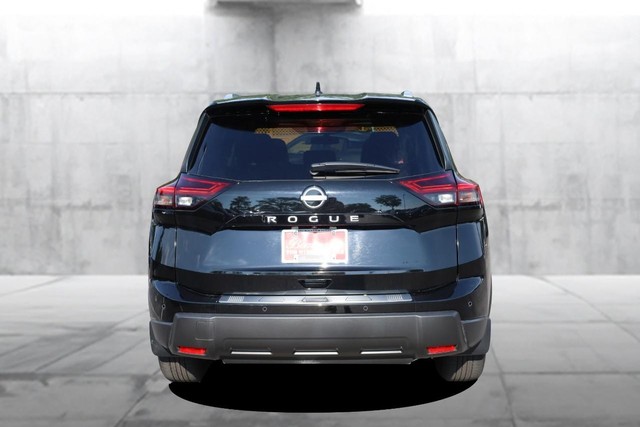 Nissan Rogue Vehicle Image 06