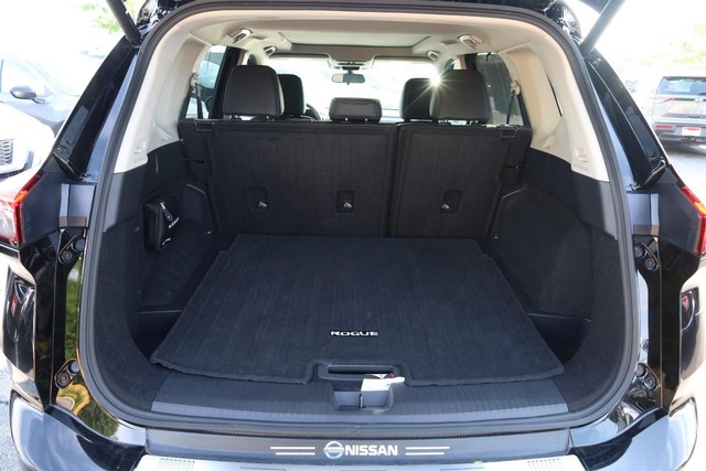 Nissan Rogue Vehicle Image 07