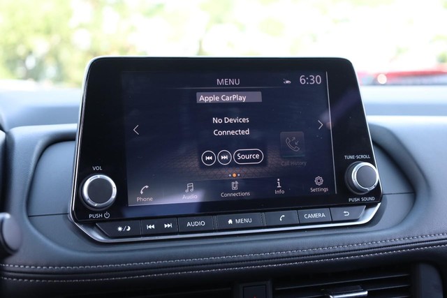 Nissan Rogue Vehicle Image 13