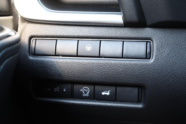 Nissan Rogue Vehicle Image 20