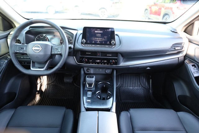 Nissan Rogue Vehicle Image 25