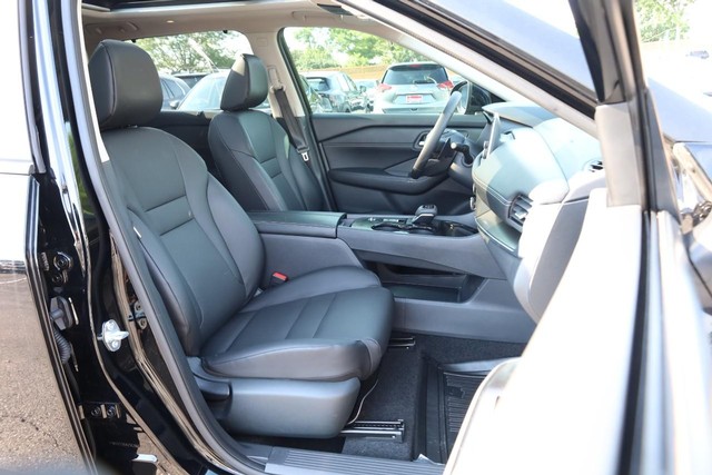 Nissan Rogue Vehicle Image 27