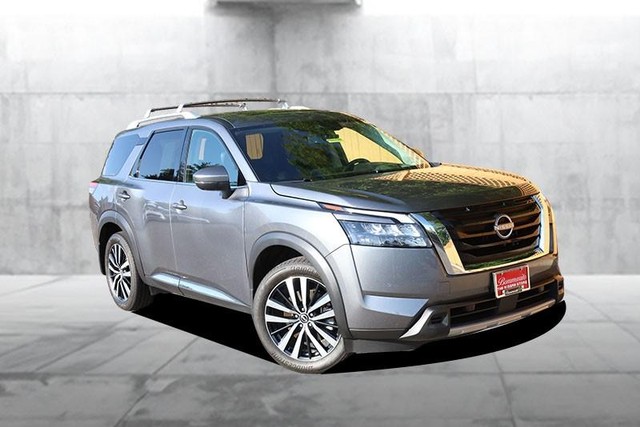 Nissan Pathfinder Vehicle Image 02