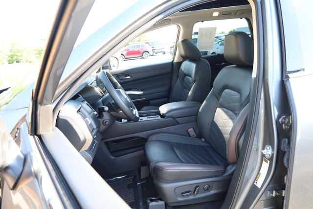 Nissan Pathfinder Vehicle Image 08