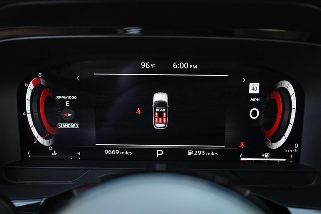 Nissan Pathfinder Vehicle Image 12