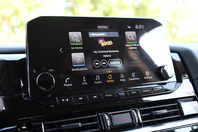 Nissan Pathfinder Vehicle Image 13