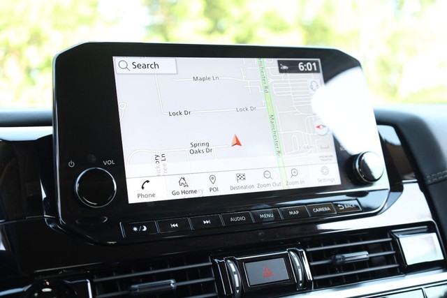 Nissan Pathfinder Vehicle Image 14