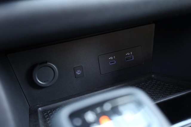 Nissan Pathfinder Vehicle Image 17