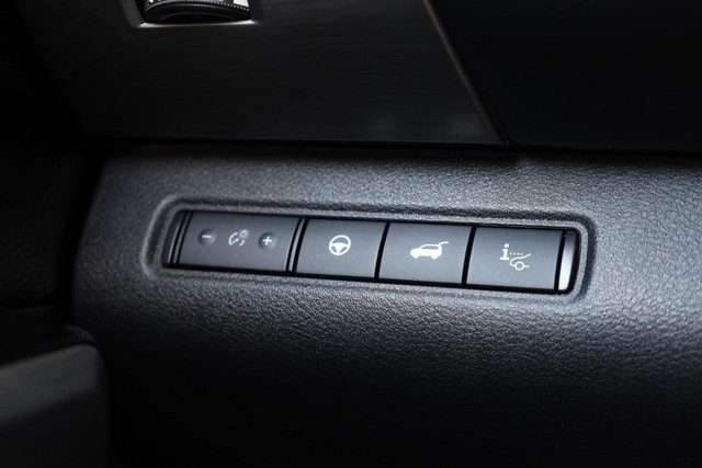 Nissan Pathfinder Vehicle Image 22