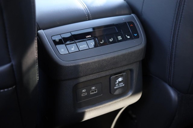 Nissan Pathfinder Vehicle Image 26
