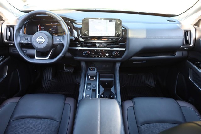 Nissan Pathfinder Vehicle Image 27