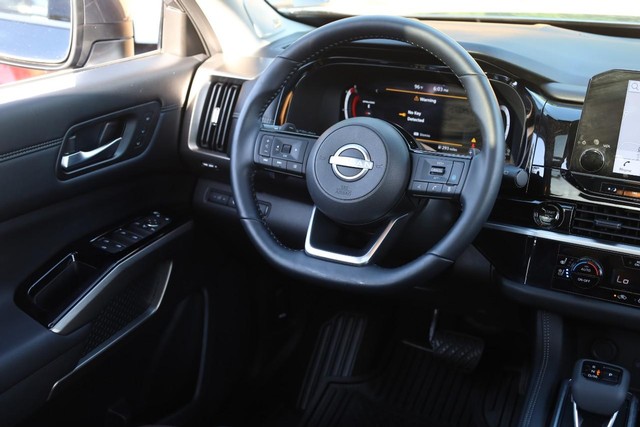 Nissan Pathfinder Vehicle Image 28
