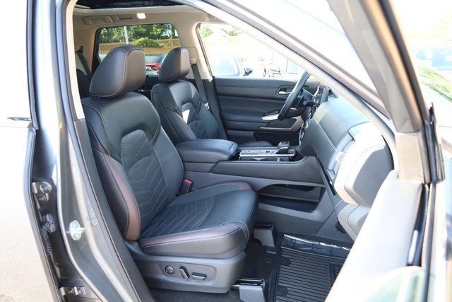 Nissan Pathfinder Vehicle Image 30