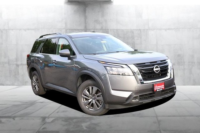 Nissan Pathfinder Vehicle Image 02
