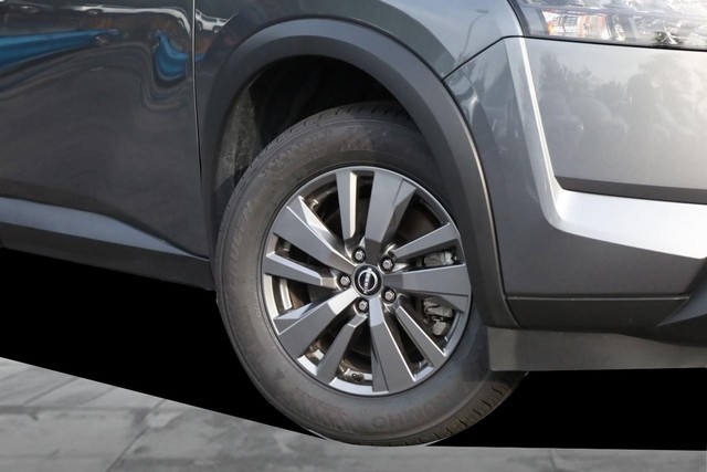 Nissan Pathfinder Vehicle Image 03