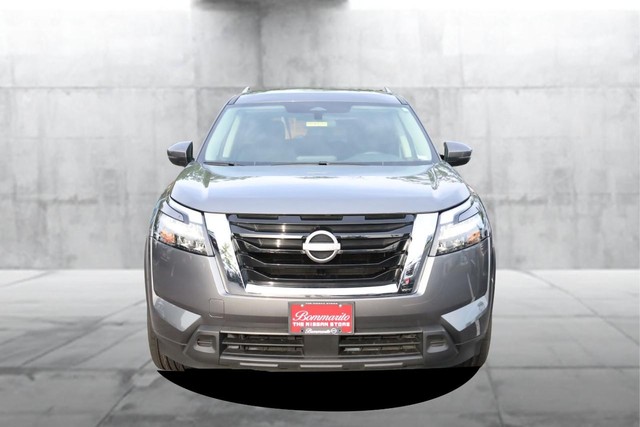 Nissan Pathfinder Vehicle Image 04