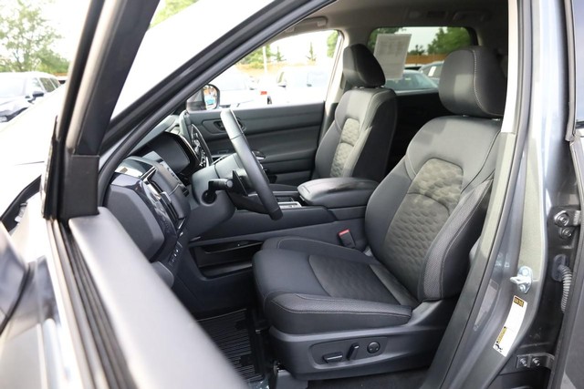 Nissan Pathfinder Vehicle Image 10