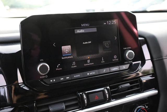 Nissan Pathfinder Vehicle Image 13