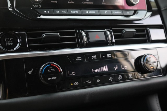 Nissan Pathfinder Vehicle Image 15