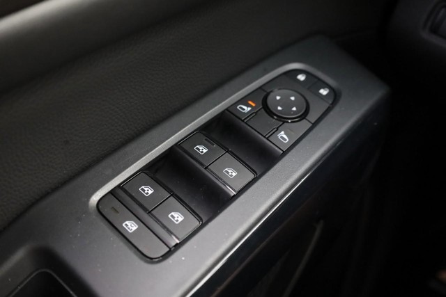 Nissan Pathfinder Vehicle Image 19