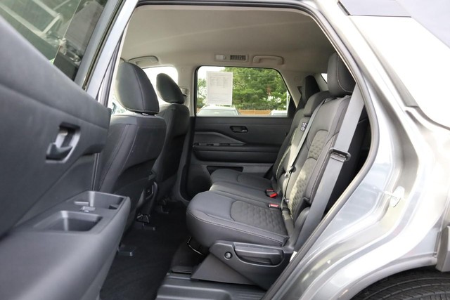 Nissan Pathfinder Vehicle Image 22