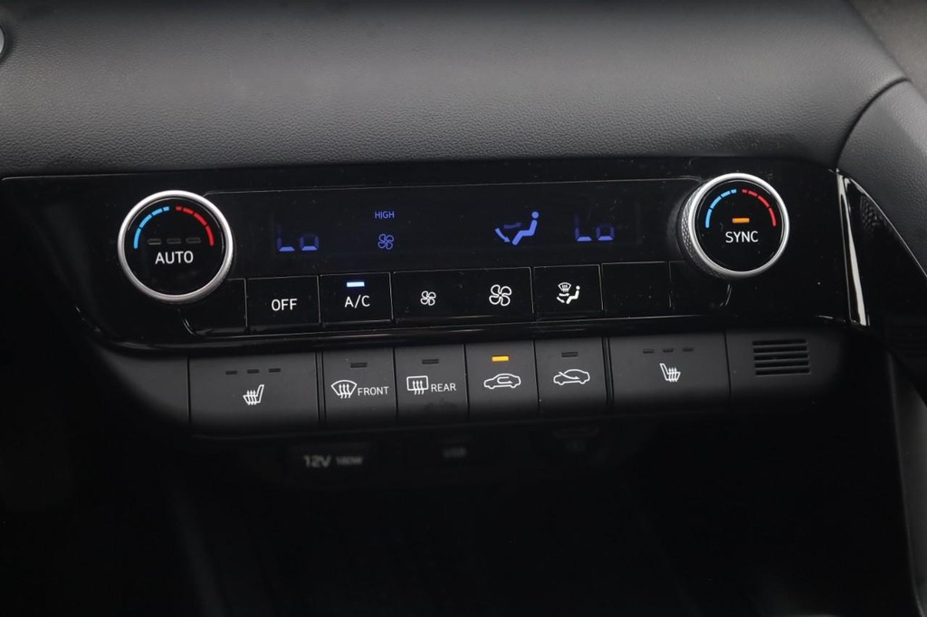 Hyundai Elantra Vehicle Full-screen Gallery Image 21