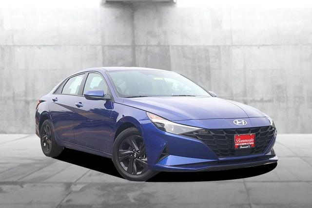 Hyundai Elantra Vehicle Image 02