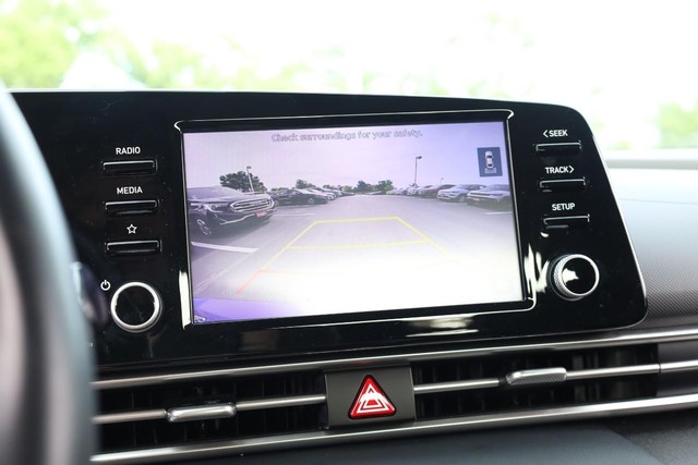 Hyundai Elantra Vehicle Image 12
