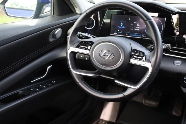 Hyundai Elantra Vehicle Image 22