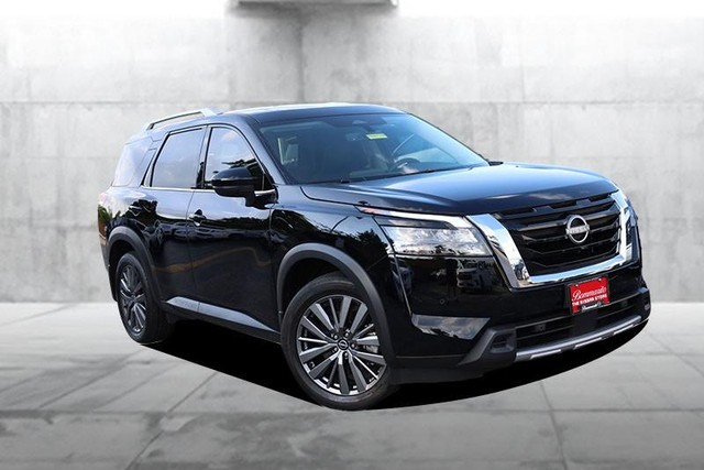 Nissan Pathfinder Vehicle Image 02