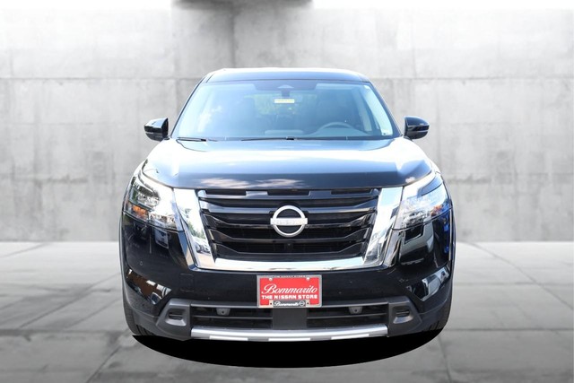 Nissan Pathfinder Vehicle Image 04