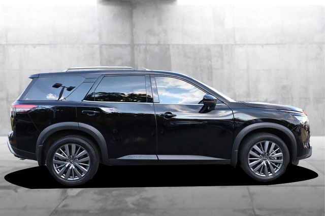 Nissan Pathfinder Vehicle Image 05