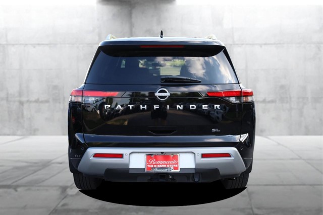 Nissan Pathfinder Vehicle Image 06