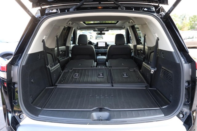 Nissan Pathfinder Vehicle Image 09