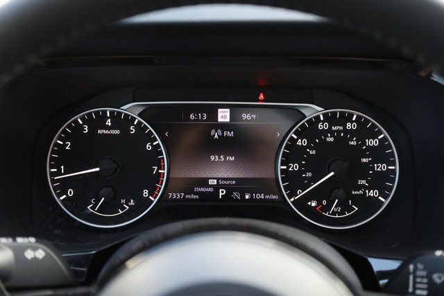 Nissan Pathfinder Vehicle Image 14