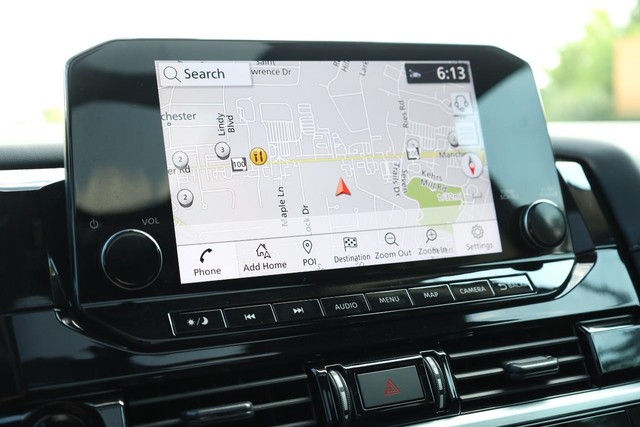 Nissan Pathfinder Vehicle Image 16