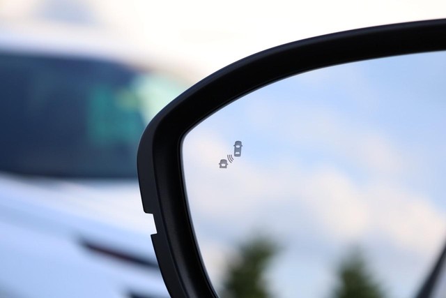 Nissan Pathfinder Vehicle Image 24