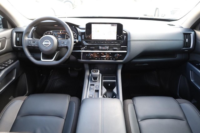 Nissan Pathfinder Vehicle Image 28