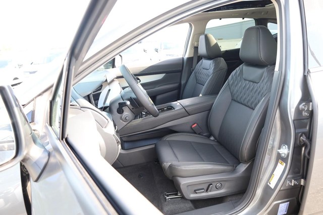 Nissan Murano Vehicle Full-screen Gallery Image 9