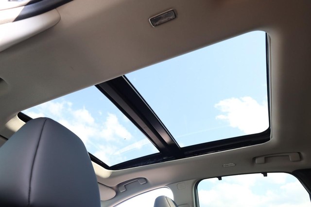 Nissan Murano Vehicle Full-screen Gallery Image 11