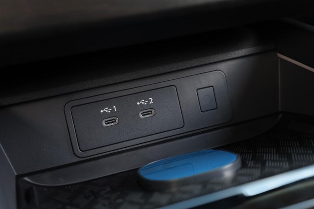 Nissan Murano Vehicle Full-screen Gallery Image 19