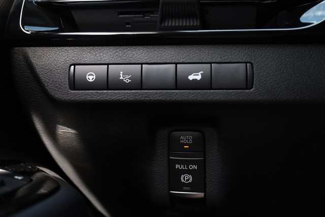 Nissan Murano Vehicle Full-screen Gallery Image 24