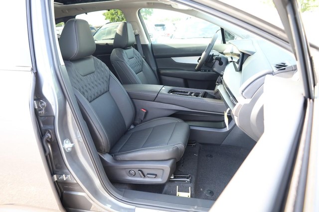 Nissan Murano Vehicle Full-screen Gallery Image 32